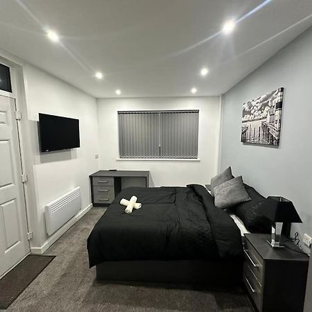 Luxurious 2 Bedroom Flat Beeston Hill Екстериор снимка