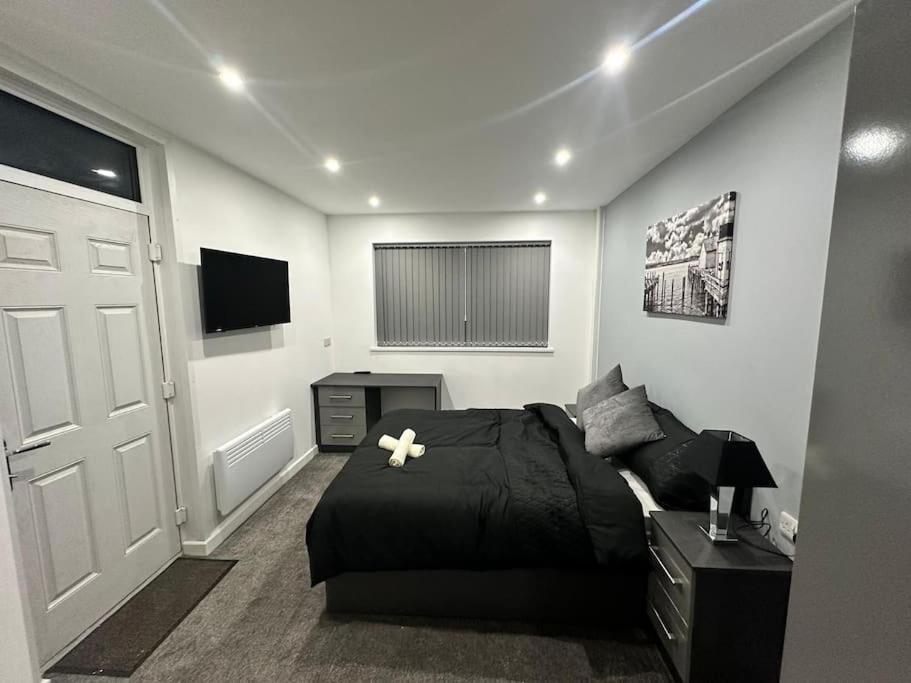 Luxurious 2 Bedroom Flat Beeston Hill Екстериор снимка