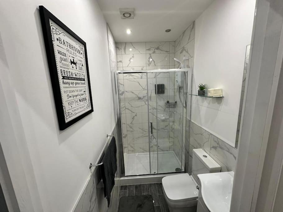 Luxurious 2 Bedroom Flat Beeston Hill Екстериор снимка